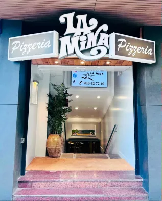 entrada a pizzeria la mina donostia san sebastian
